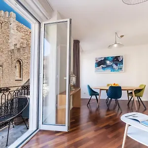 https://castalia-apartments-duomo-taormina.taorminaitalyhotels.com
