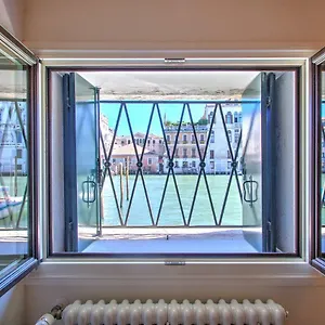 https://grandcanal-red.hotelslidodijesolo.com