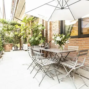 https://elegant-fornasa-vecia-canal-view-with-a-beautiful-garden-rr.hotelslidodijesolo.com